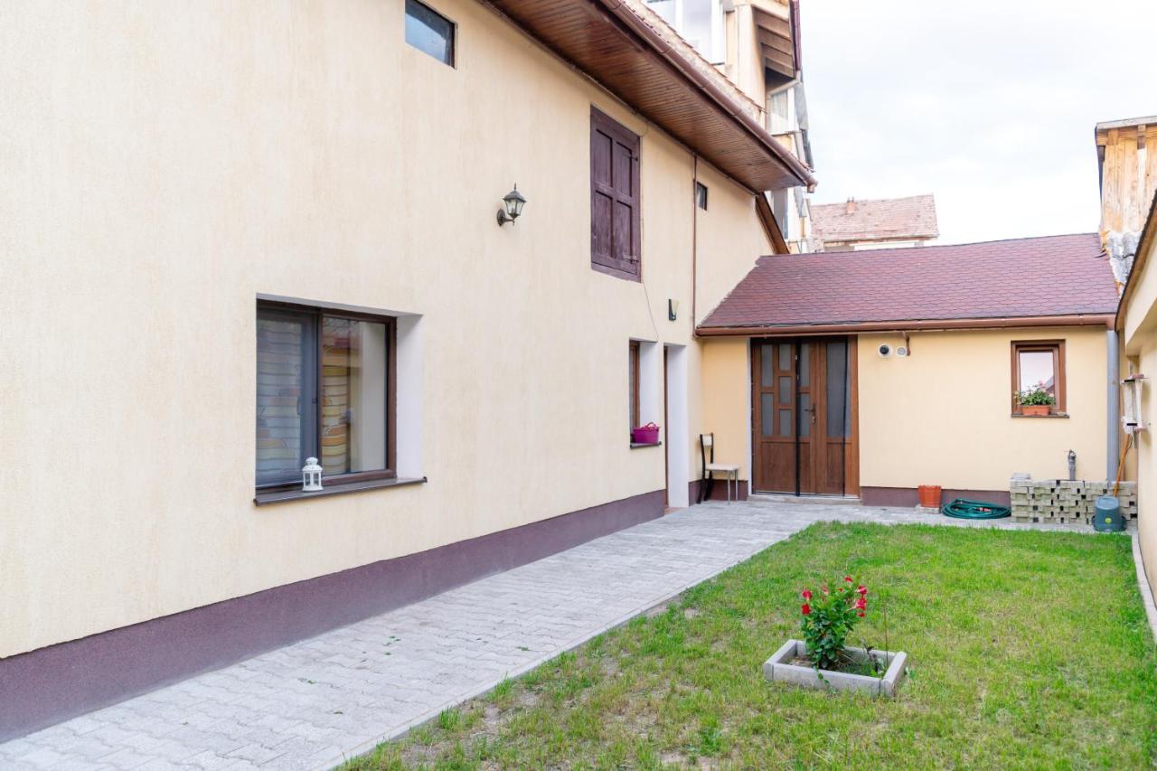 Mario'S Cozy Apartment Rîşnov Εξωτερικό φωτογραφία